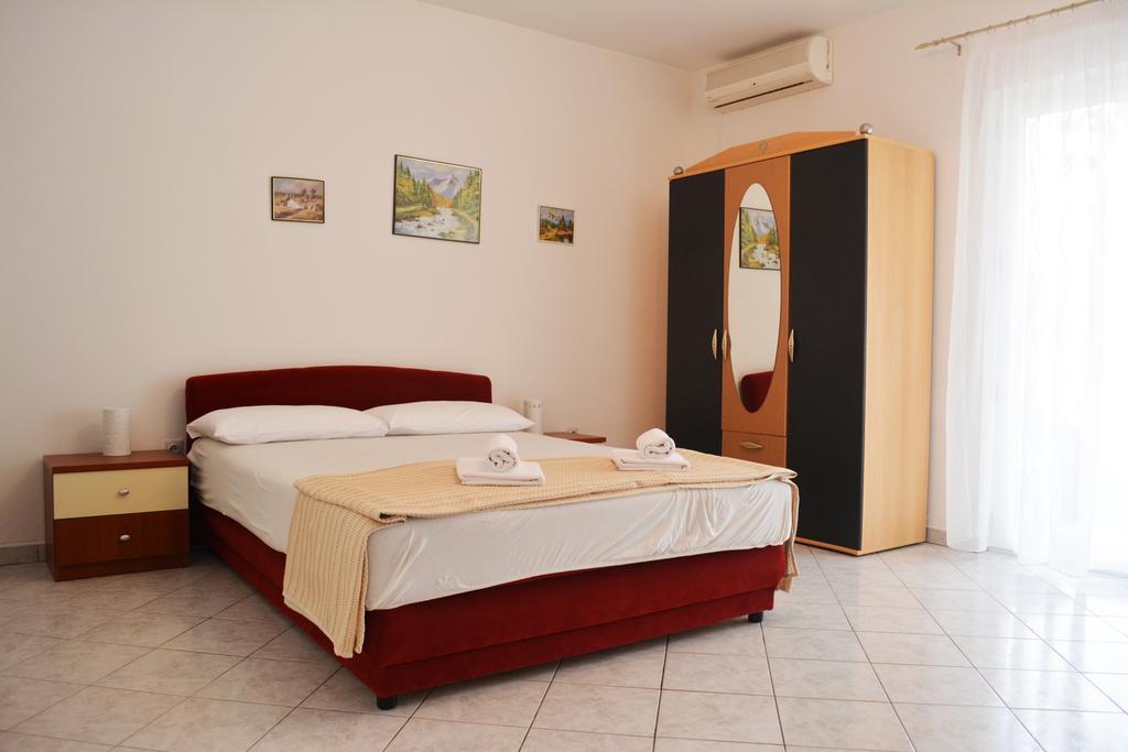 Suz-Ana Appartement Trogir Buitenkant foto